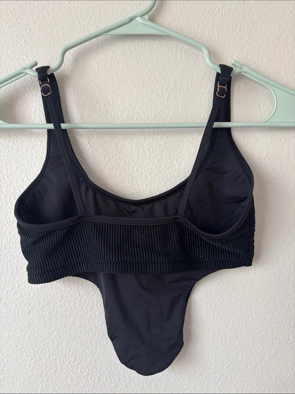 FRANKIES BIKINIS Black Ribbed Knotted Scoop Neck Wide Strap Greer Top Size XS